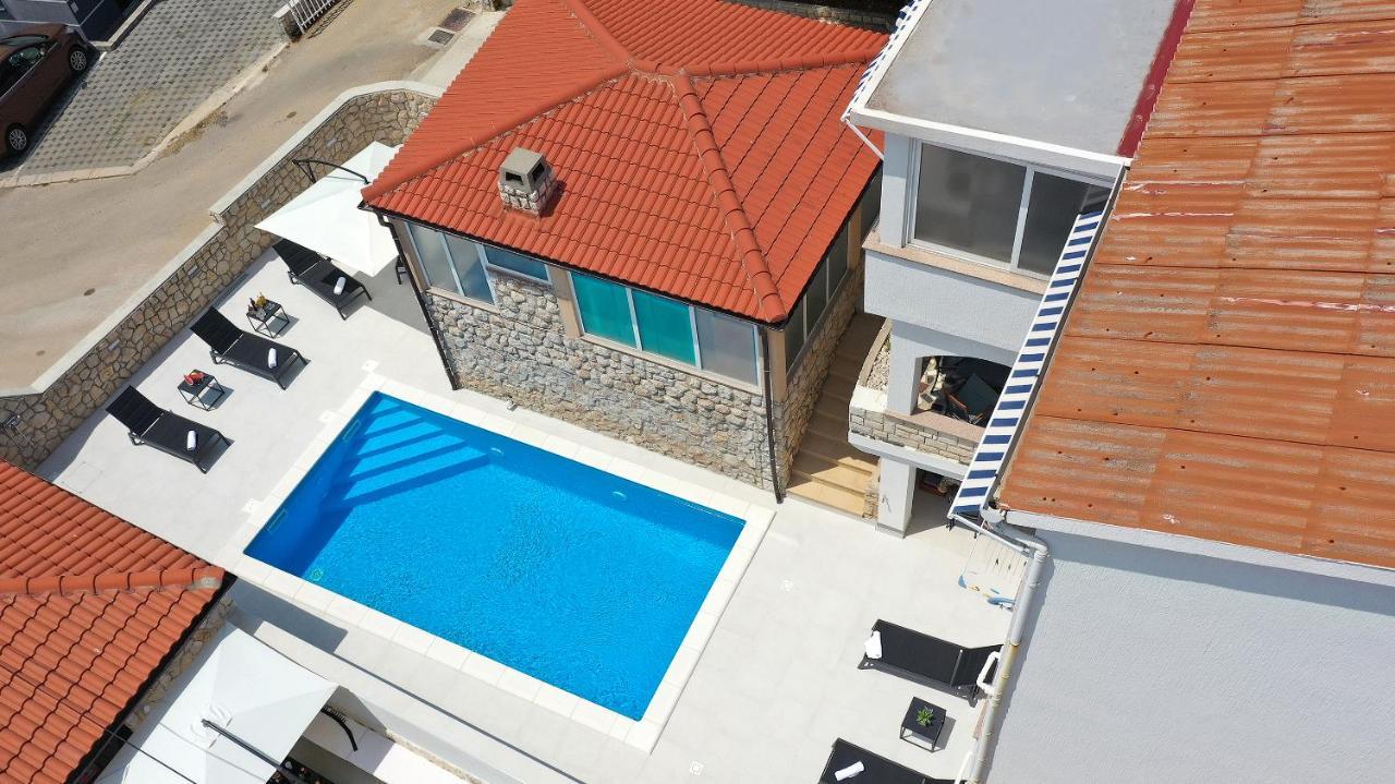 Apartment Vegas Novalja Exterior photo