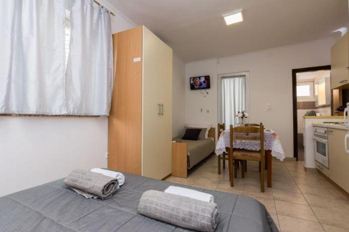 Apartment Vegas Novalja Exterior photo
